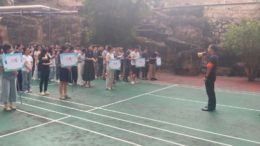 筑牢安全防线——2025年壹定发“安康杯”青年之家集体宿舍消防演练成功进行